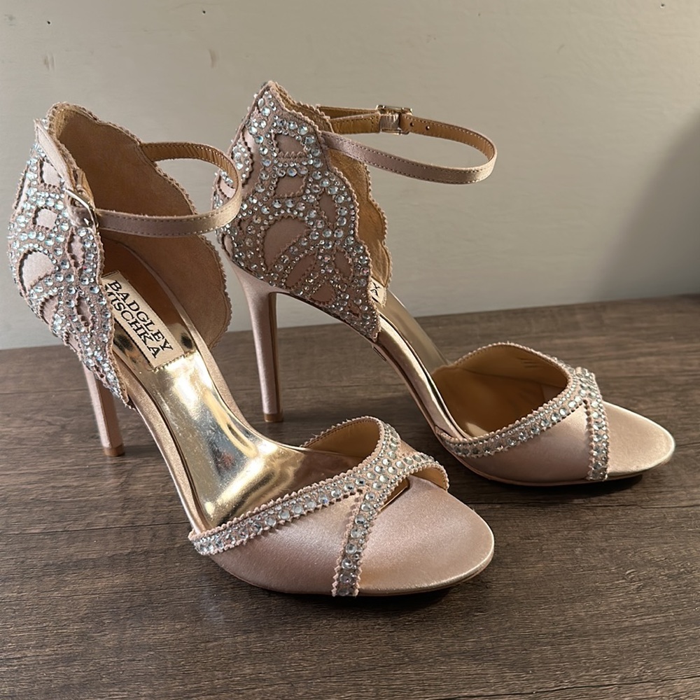 Elegant BADGLEY MISCHKA Roxy Sandals. - Picture 3 of 13